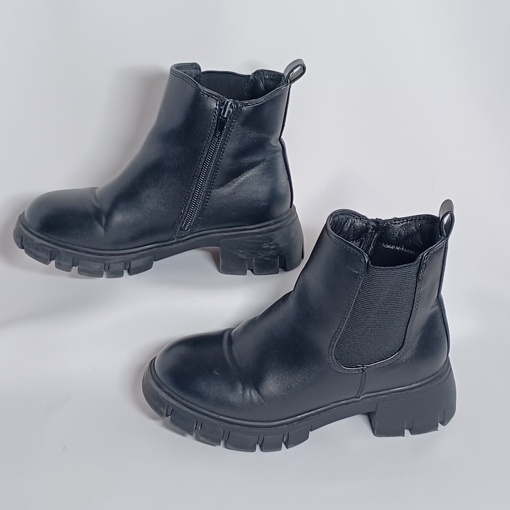 MIA Girls Size 1M Black Faux Leather Ankle Boots Lug Sole Zip Closure Pull Tab